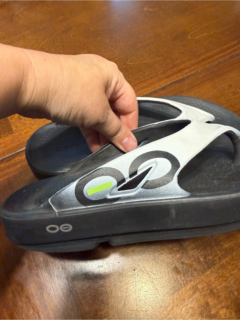 OOFOS OOriginal Sport Thong Flip Flop Sandal Black/White womens 7 men 5